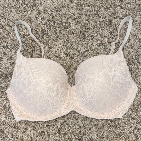 Maidenform Other - Maidenform nude floral jacquard underwire push up t shirt bra